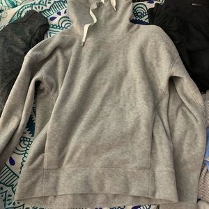 Turtleneck Lululemon thermal sweatshirt